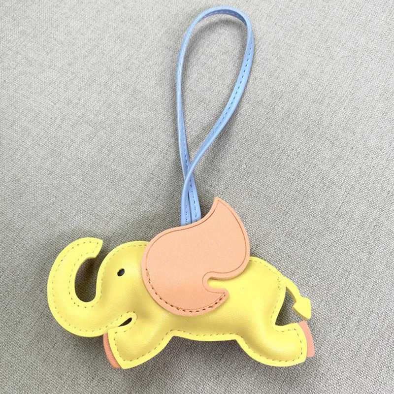 Trendy Designer PU Leather Wing Flying Elephant Keychain Pendant Decoration for Ladies Bag Charm Accessory Ornament Gift Y250731