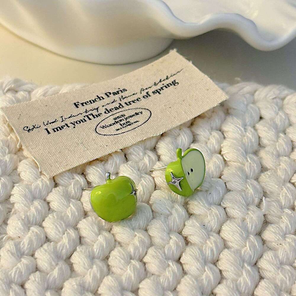 Cute Design Asymmetric Green Apple Earrings Clips Fresh Sweet Niche Trend Commuting Versatile Ear Accessories a4d