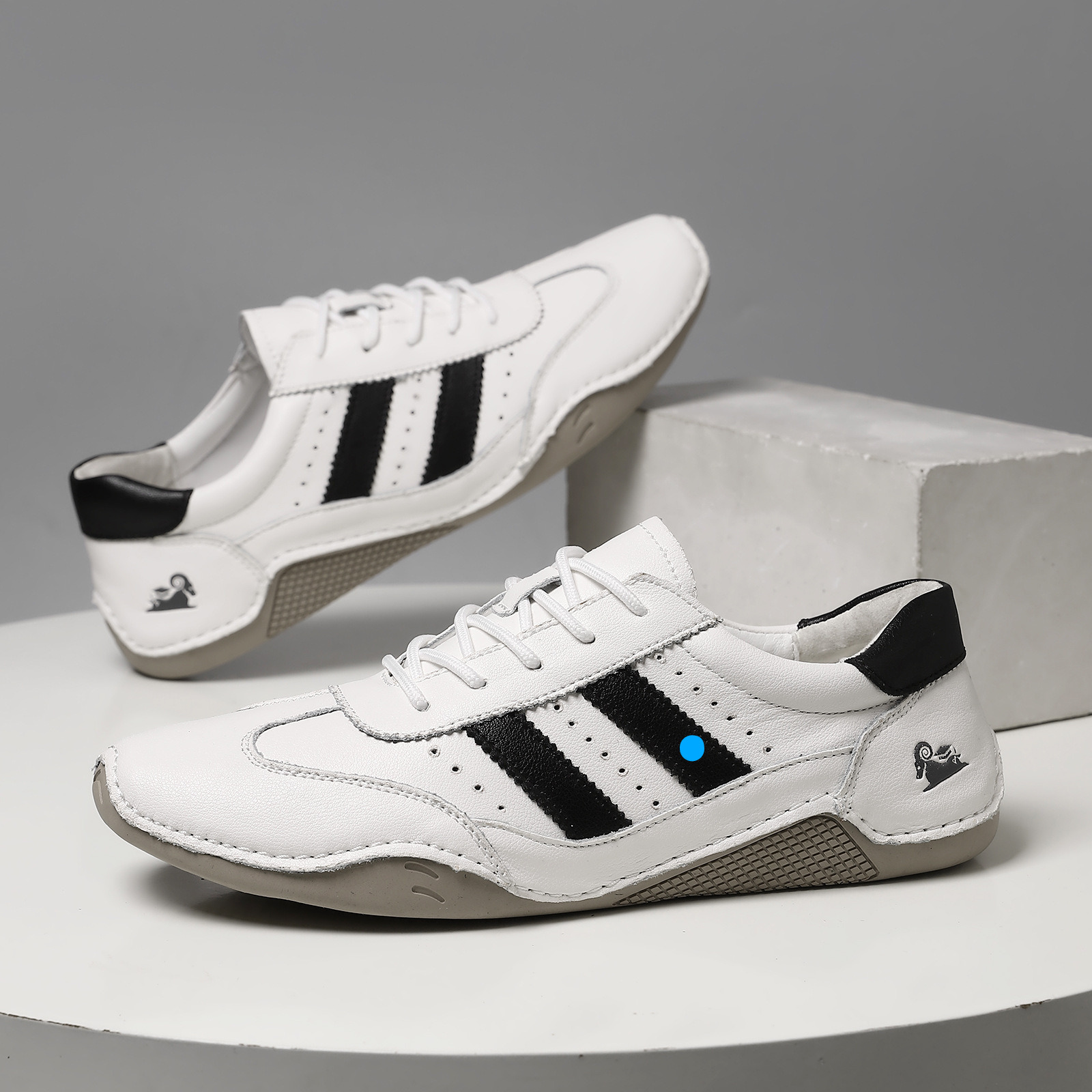 Classic Style Unisex Low-top Couple Casual Shoes Fashion Sneakers Hot-selling Model