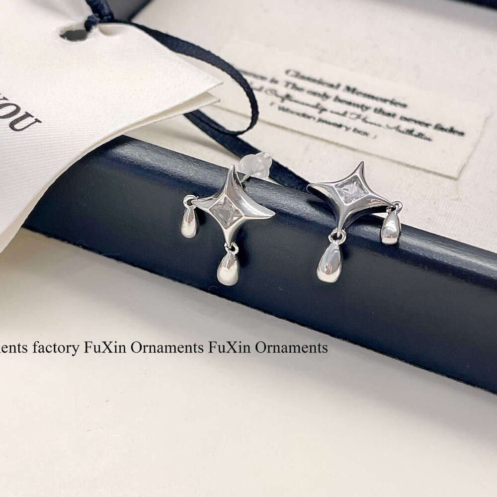 Light Fashion Brightening Cross Star Minimalist Style Versatile Niche Earrings Summer Temperament Atmosphere 5cf