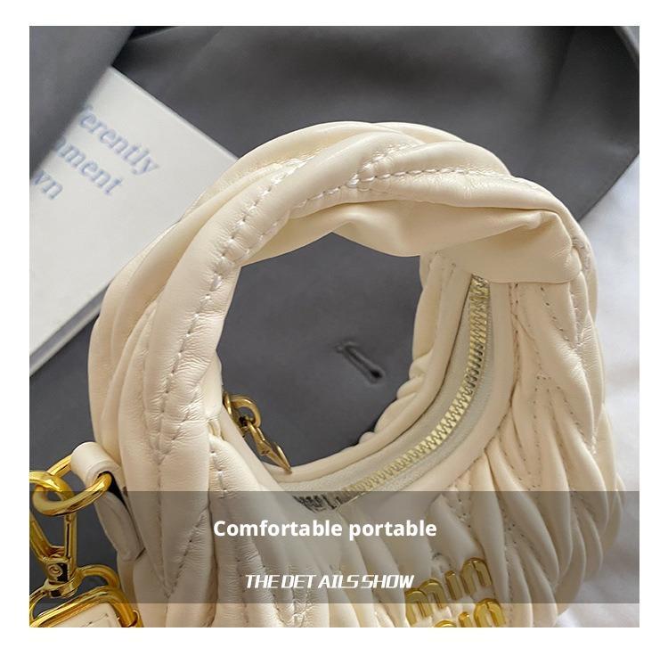 Hand bag shoulder bag Designer 2025S New Spring Color Contrasting Grass Woven Bamboo Basket Water Bucket Handbag Fashion Shoulder Diagonal Cross Women