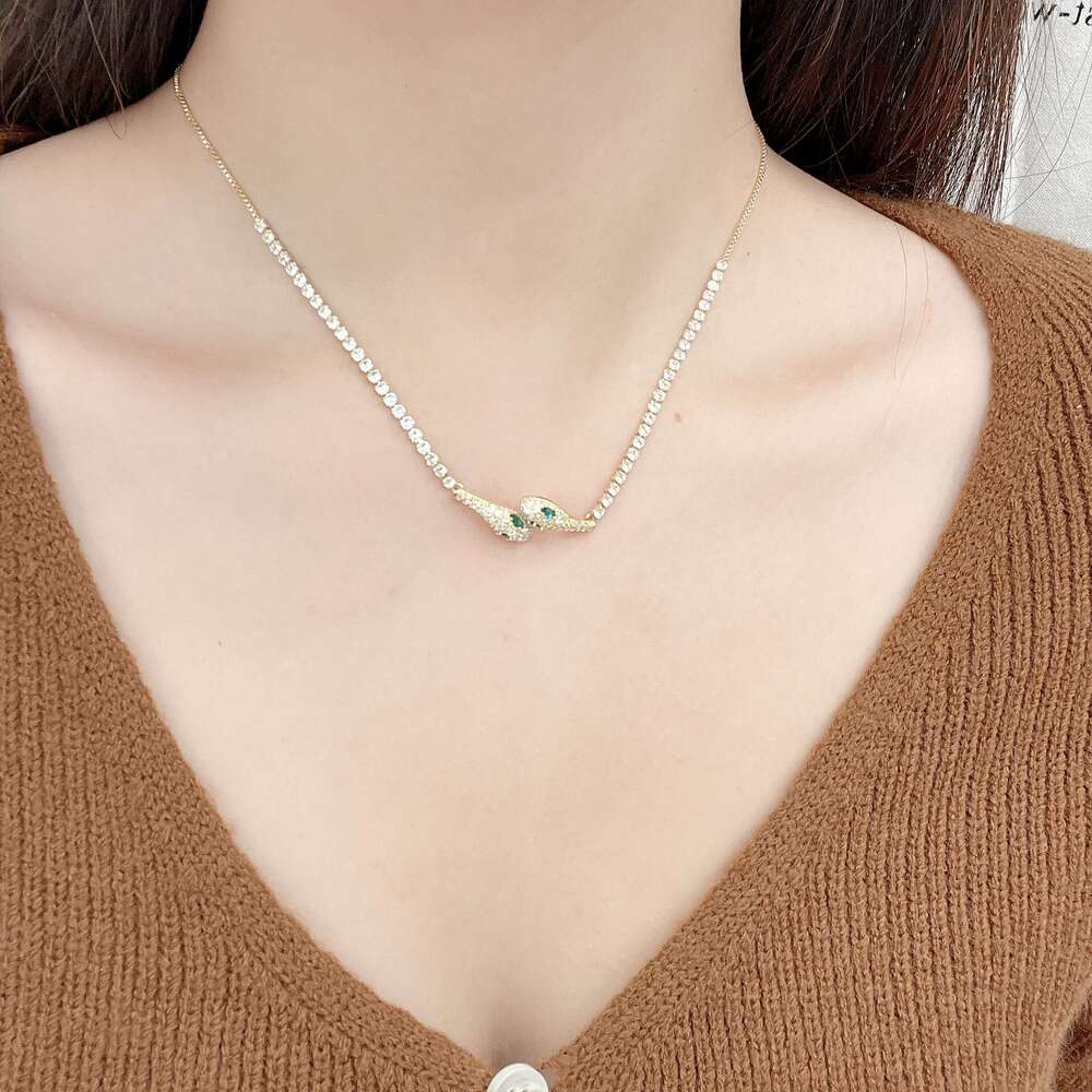 Niche Combination Green-Eyed Snake for Women, High-End Exquisite Adjustable Pull Necklace with Micro-Paved Zircon Bracelet 7e3