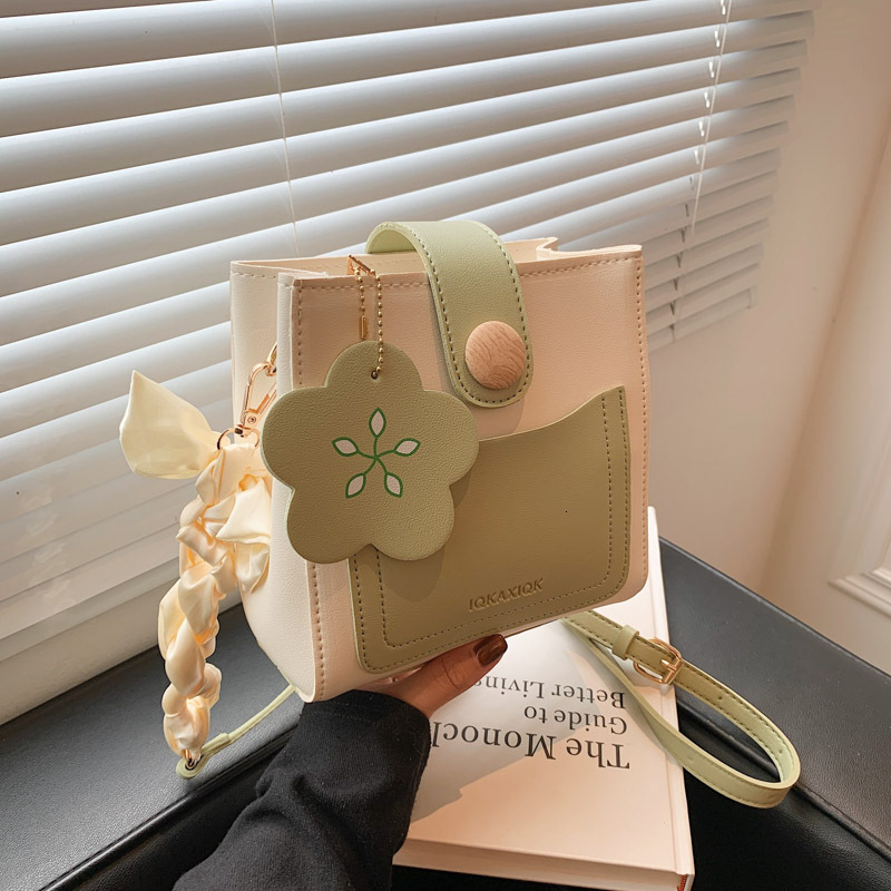 Fashion Trend Bucket for Women 2025 New Color-Block Casual Shoulder Chain Scarf Versatile Crossbody Bag ddmymoon