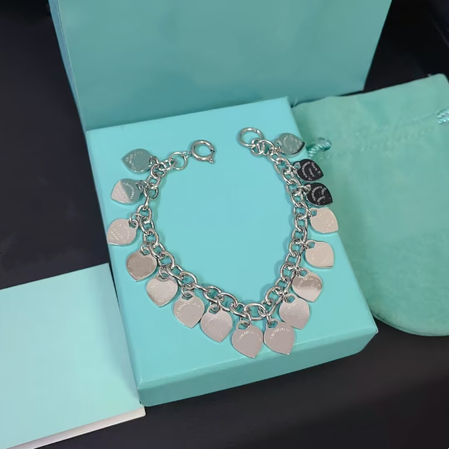 Charm Bracelets Elegant Woman Charm Bracelets stylish 925 silver Heart shaped bracelet Vintage Hand Strap Designer Bracelets Female hand chain punk bracelets Hear