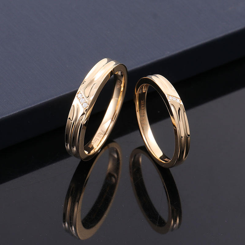 Customized Fine Jewelry Rings Classic Style 18k Gold Couples Ring Set Melee Round Cut Lab Grown Diamond Ring