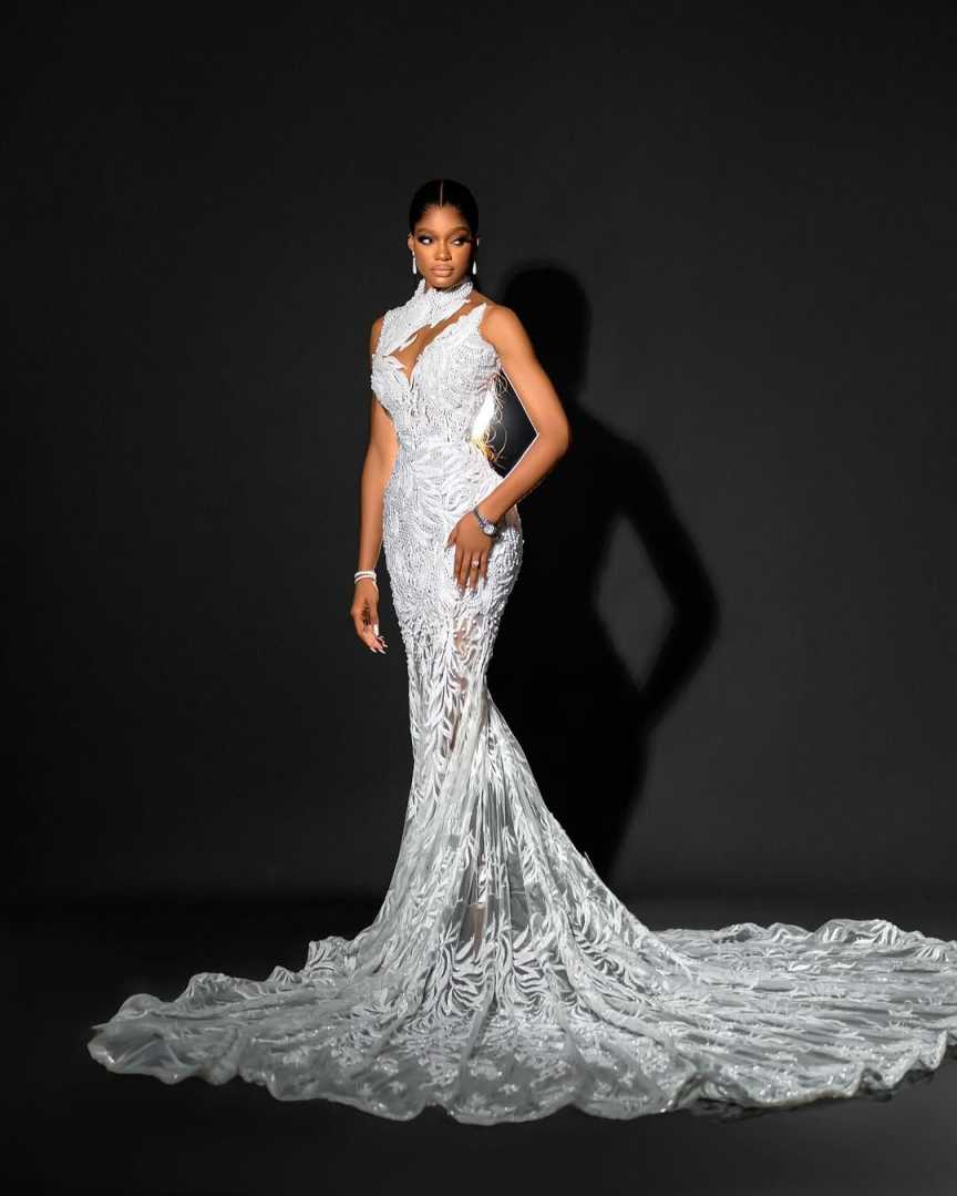 Luxurious High Neck Pearls Wedding Dresses Sleeveless Beading Lace Mermaid Bridal Gown Customized Sweep Train vestidos de novia