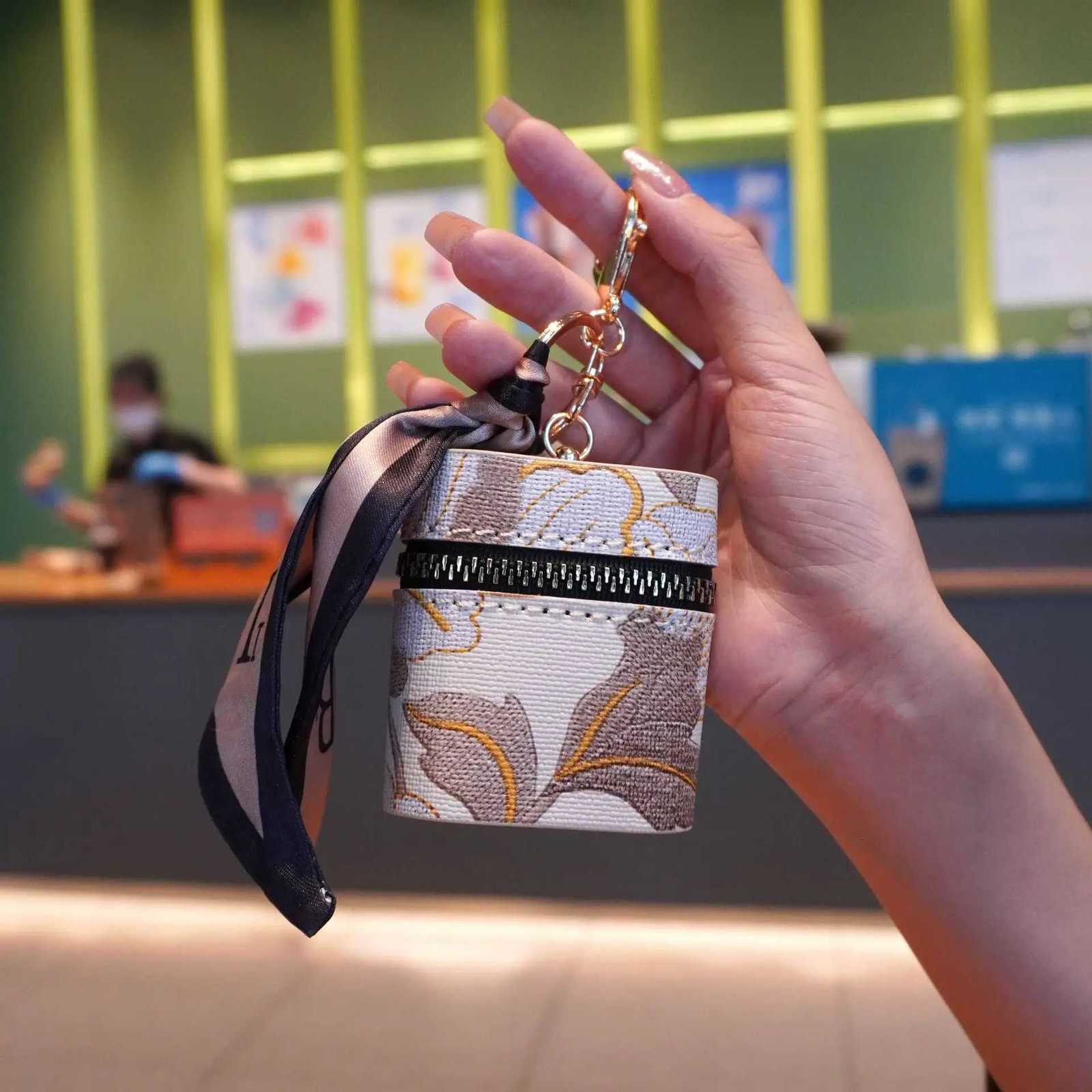 New Mini Chinese Embroidered Earphone Bag Zero Wallet Keychain Portable Storage Bag Wireless Earphone Protection Case Y250731