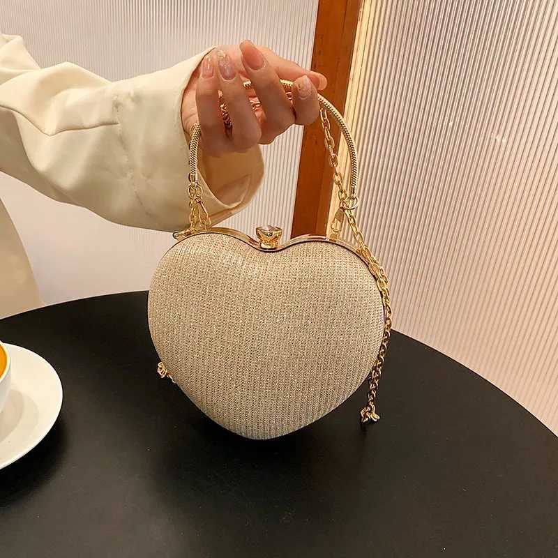 Evening Clutch Bag Women Bag Shiny Handbag Heart Shape Metal Clutches Bag Fashion Chain Shoulder Crossbody Bag Lady Purse Y250730