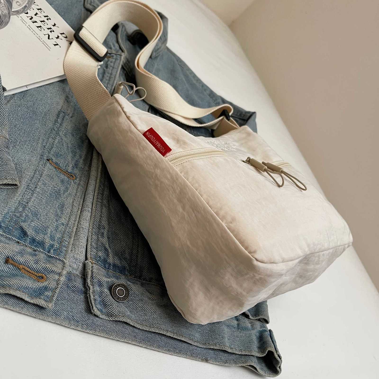 Japanese Xiaoqing New Lightweight Commuter Womens Crossbody Bag Large Capacity Nylon Cloth Adjustable Strap Shoulder Bag Y250730