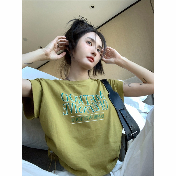 2025 summer new niche fashion short style loose and unique crop top, sweet and spicy designer T-shirt, designer short sleeved women's short sleev