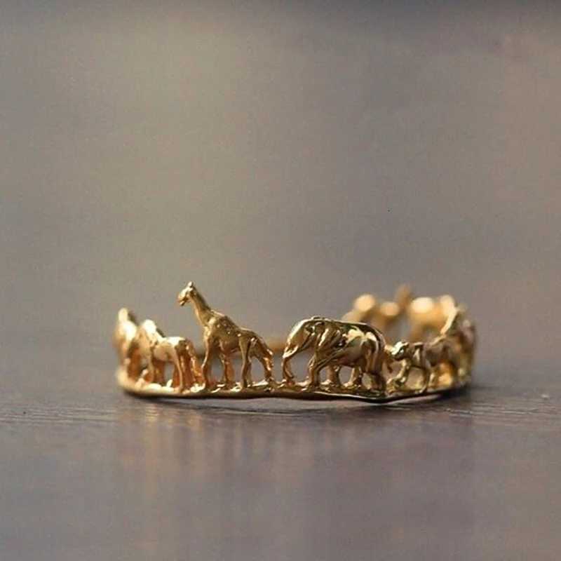 Huitan Korean Style Personality Women Rings Metal Gold Color Animal Ring Party Daily Wear Female Statement Jewelry Girls Gift y250730
