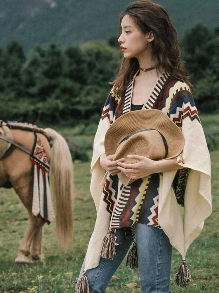 GypsyLady Boho Vintage Chic Knitted Cloaks Cape Autumn Winter Warm Stripped Poncho Capes Tassels Cloak Poncho Outwear 250729