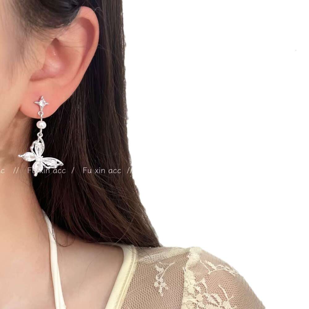 Fashion High-End Asymmetric Earrings Light Niche Butterfly Full Zircon Tassel Studs Minimalist Design Versatile Ear Jewelry 39f