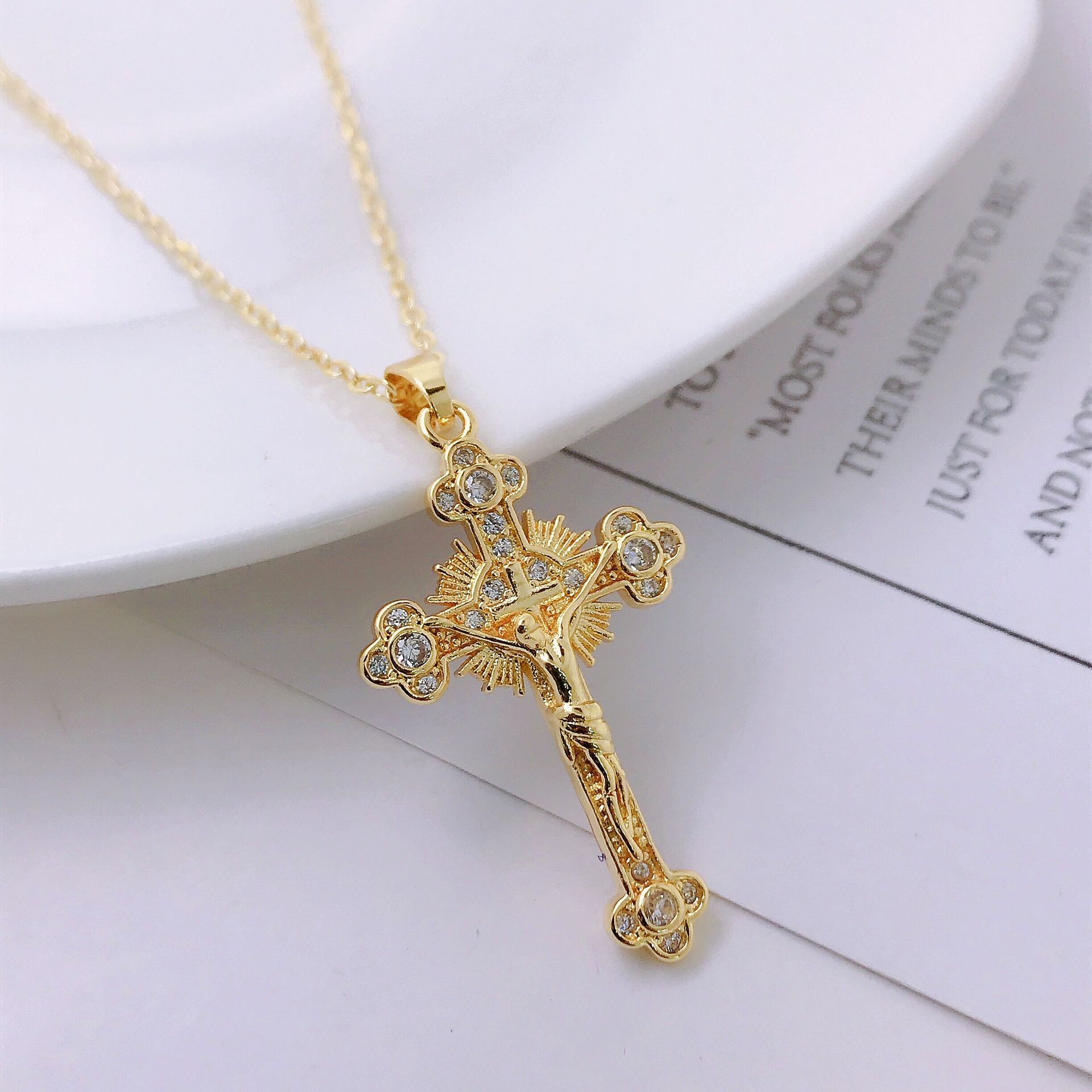Religion Jesus Cross Pendant Necklace For Women Men Shiny Rhinestone 18K Gold Color Chain Simple Design Hip Hop Party Jewelry