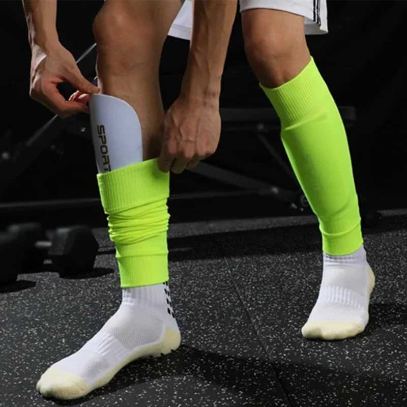 2 Pairs Set Men Grip Soccer Socks and Knee Pads Calf Sleeves Adult Youth Non Slip Leg Shin Guards for Basketball Football Sports Z250731