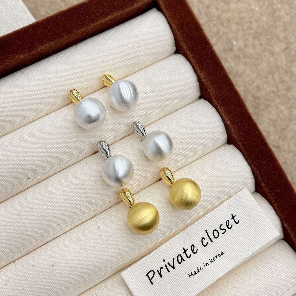 French Matte Metal Ball for Women Korean Style Niche Design High-end Fashion New Minimalist Versatile Earrings 609