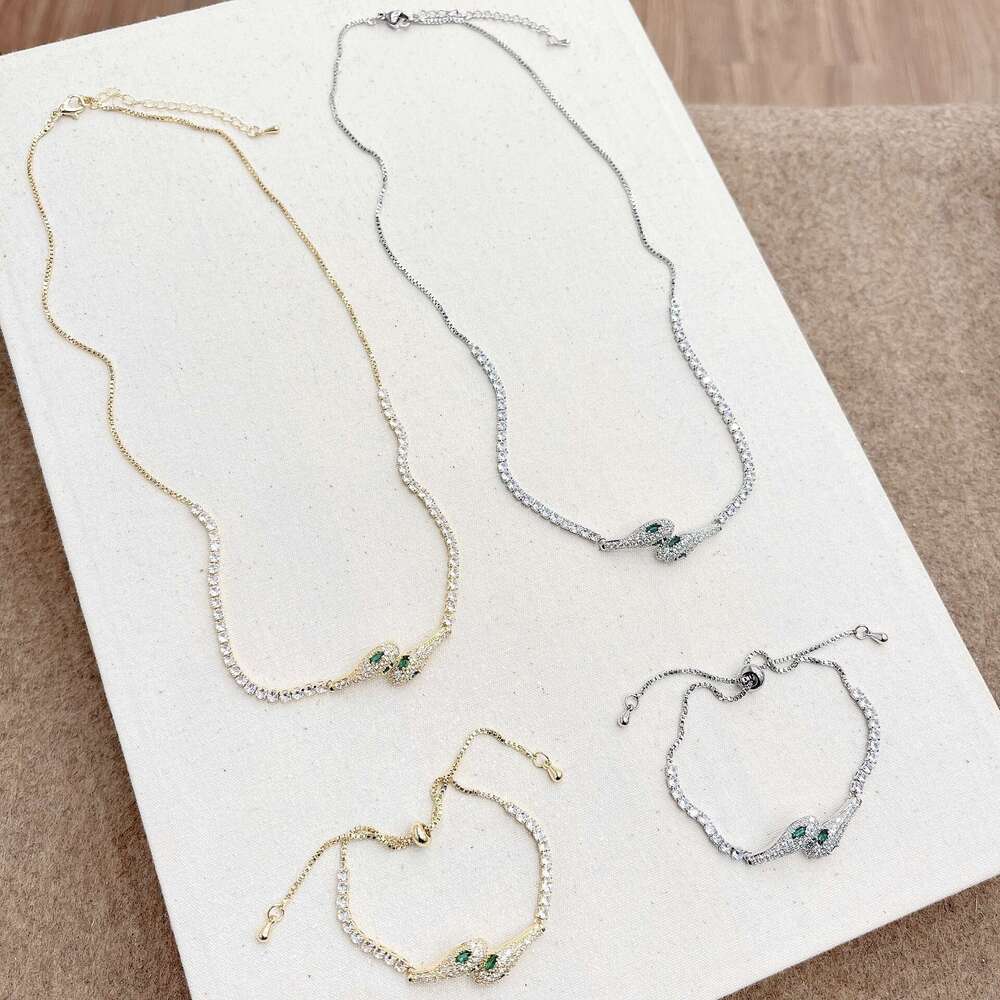 Niche Combination Green-Eyed Snake for Women, High-End Exquisite Adjustable Pull Necklace with Micro-Paved Zircon Bracelet 7e3