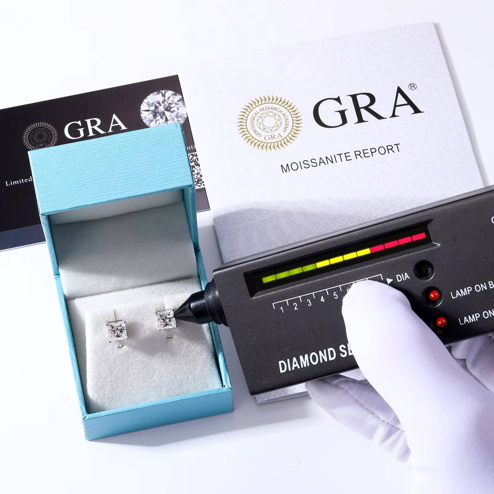 Fashion 0.6-1.2ct 18K White Gold Plated 925 Sterling Silver Princess Cut VVS Moissanite Diamond Solitaire Stud Earrings