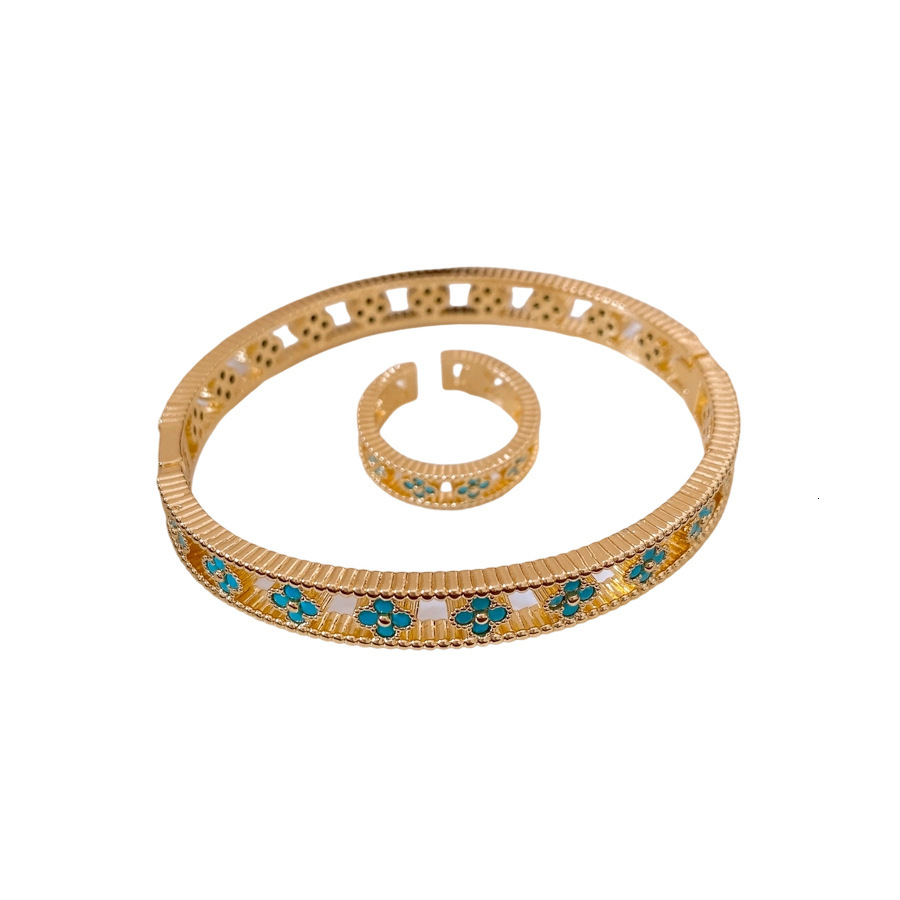 Two-Piece Set 18K Real Gold Plated Vintage Hollow Lucky Grass Bracelet Designer bracelet European and American Fashion Madam High-End Niche Jewelry
