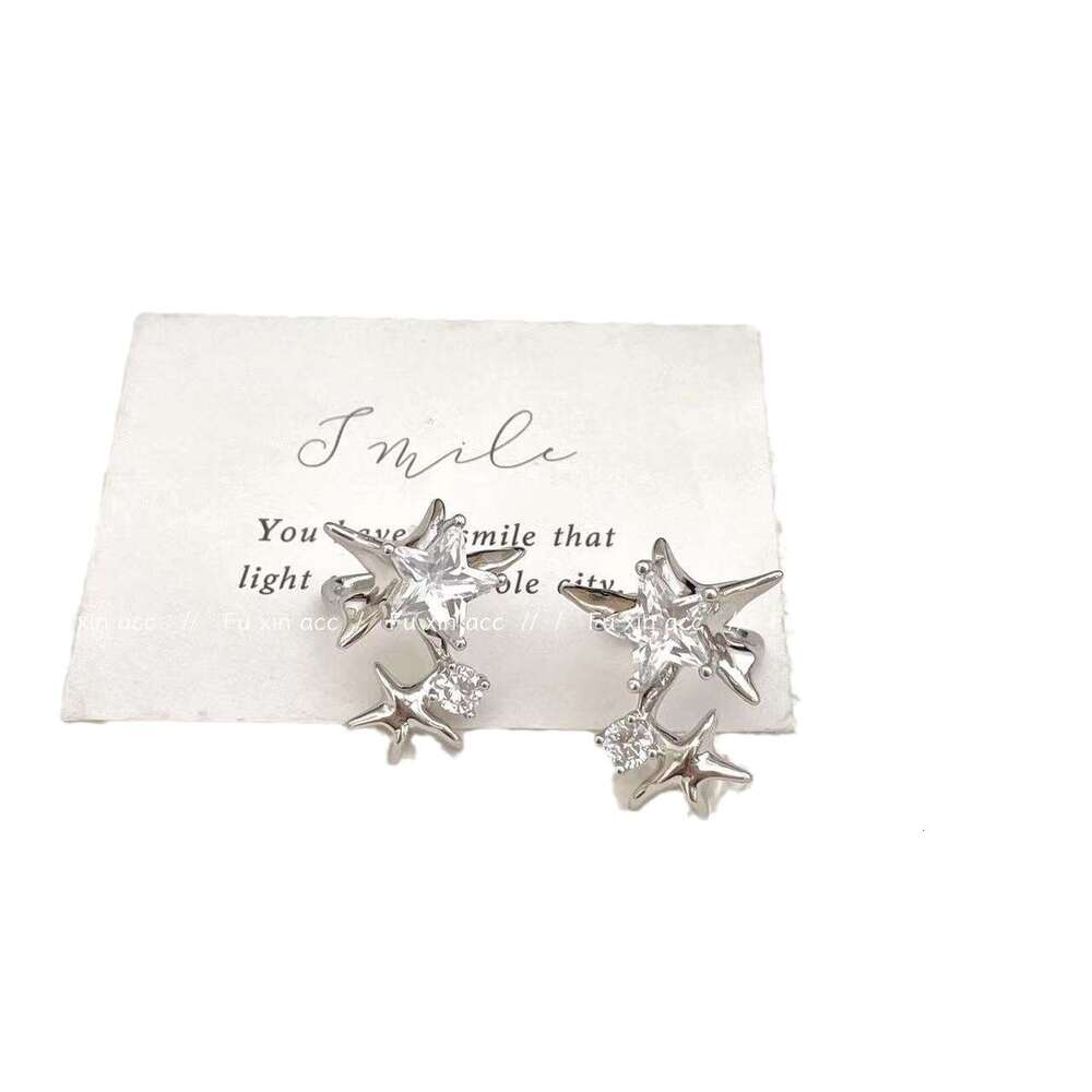 Micro Pave Zirconia Twin Stars Non-Pierced Cuff Light High-End Splicing Earrings Elegant Whitening Ear Jewelry for Women 8c6