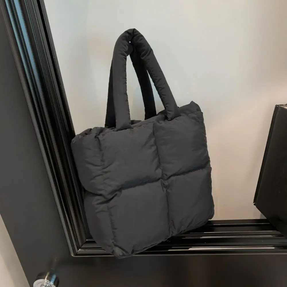Simple Nylon Space Cotton Handbag Padded Large Capacity Cloud Tote Bag Handle Solid Color Puffy Shoulder Bag s Y250730