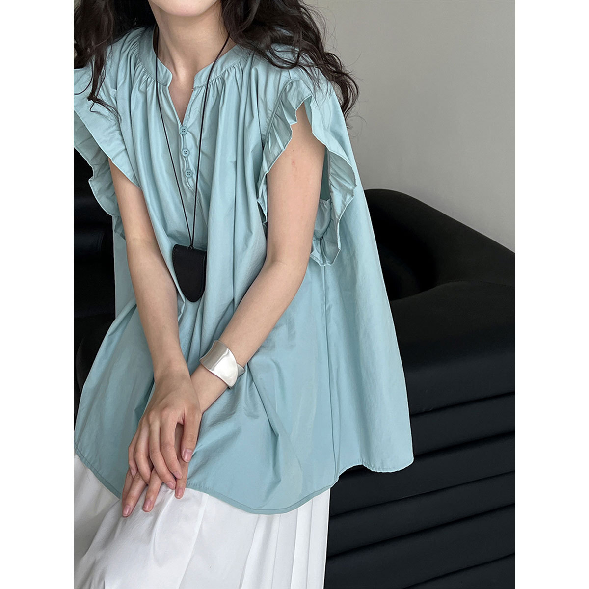 2025 Luxi Korean style casual lace pleated sleeve shirt top, summer new V-neck button pleated short sleeved new designer T-shirt