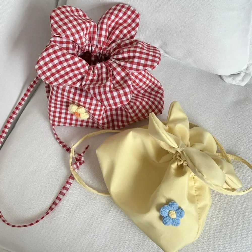 Casual Korean Style Plaid Drawstring Bag Cute Cloth Small Crossbody Bag Large Capacity Storage Bag Flower Handbag Women Y250730
