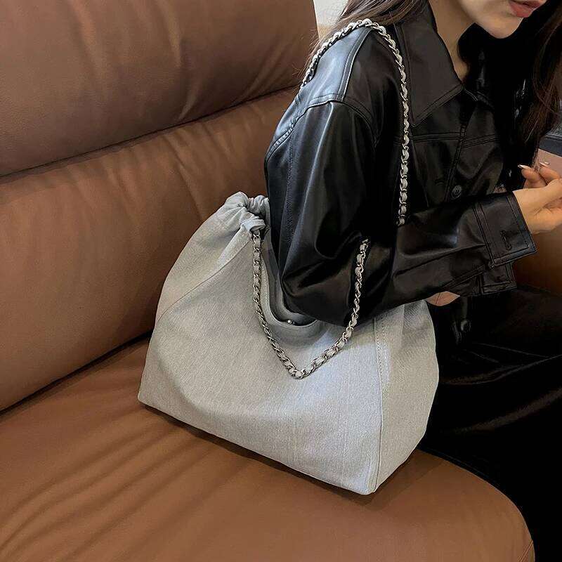 Chic Style Big Chain Shoulder Tote Bags For Women 2023 Designer Handbags Denim Fabric Pure Color Large Capacity Shoppers