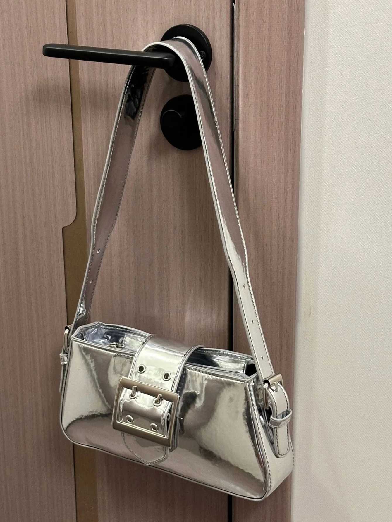 Handheld patent leather siLVer sweet cool spicy style bag 2024 new niche design motorcycle armpit bag for women Y250730