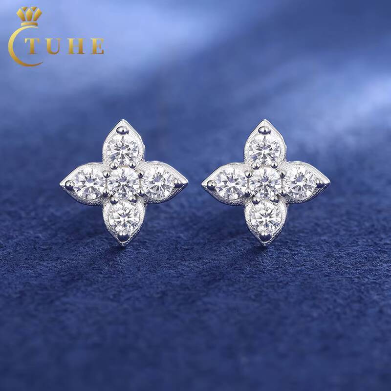 New Design Wedding Gift Hypoallergenic 925 Silver Women Moissanite Stud Earring Bling Luxury Diamond Earrings