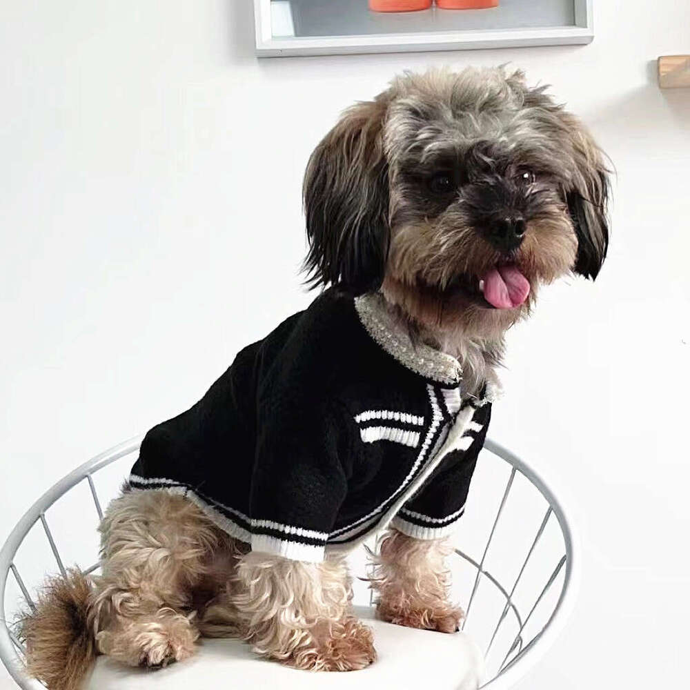 Dogs Apparel Designer dog clothes Autumn Winter Pet Sweater Pearl Style Knitted Warm Fashion Dog Cat wear Small and medium sized Pets Clothing