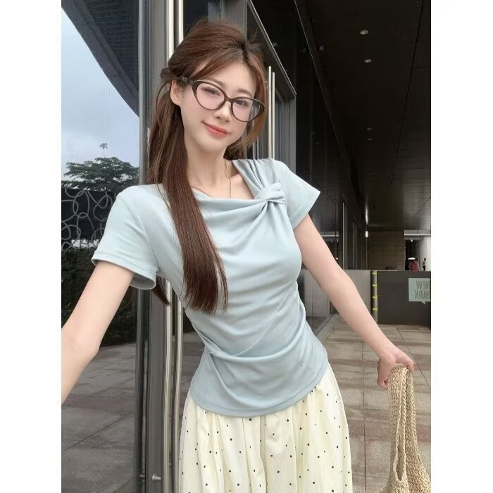 2025 summer new creative niche style elegant fashion loose casual niche designer T-shirt designer short sleeved women's T-shirt