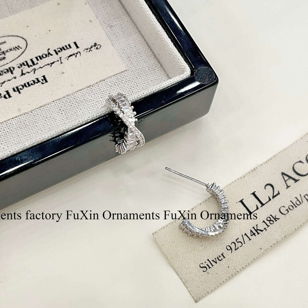 Fashionable Elegant Super Shiny Zircon Hoop for Women Double Layer Cross Design Light High-end Niche Stud Earrings 6c4