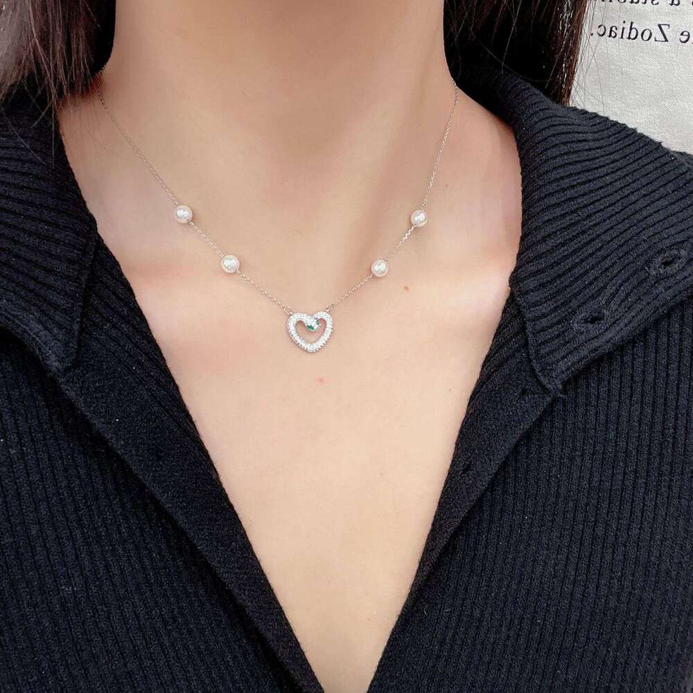 2025 Unique Design Heart-Shaped Snake Pearl Necklace Elegant Fashion Gentle Versatile Collarbone Chain for Women 9a3
