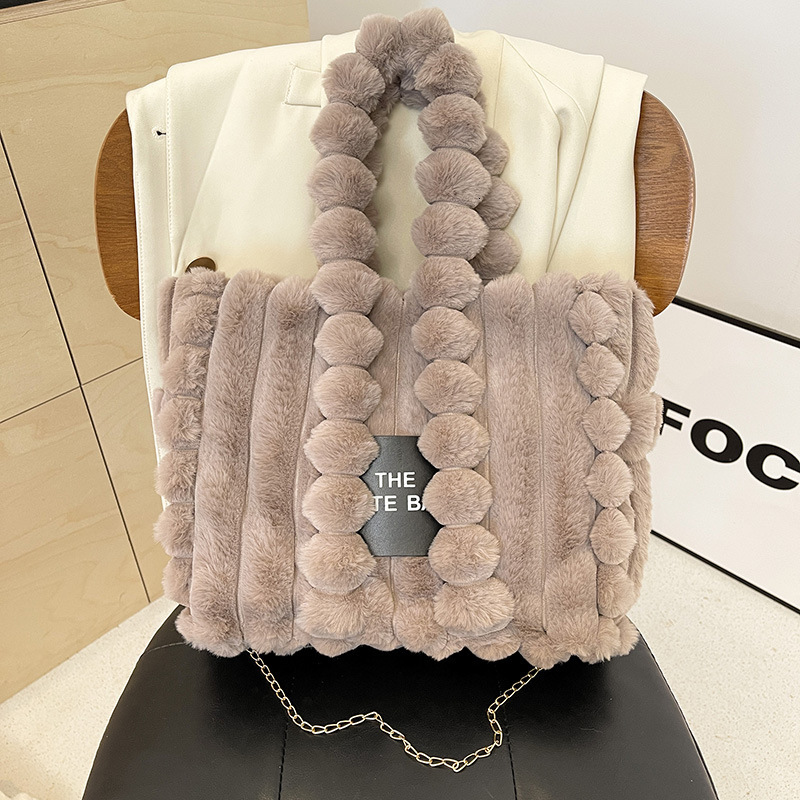 Winter New Handheld Letter Furry 2024 Large Capacity Women's Chain Shoulder Crossbody Tote Plush Bag ddmymoon