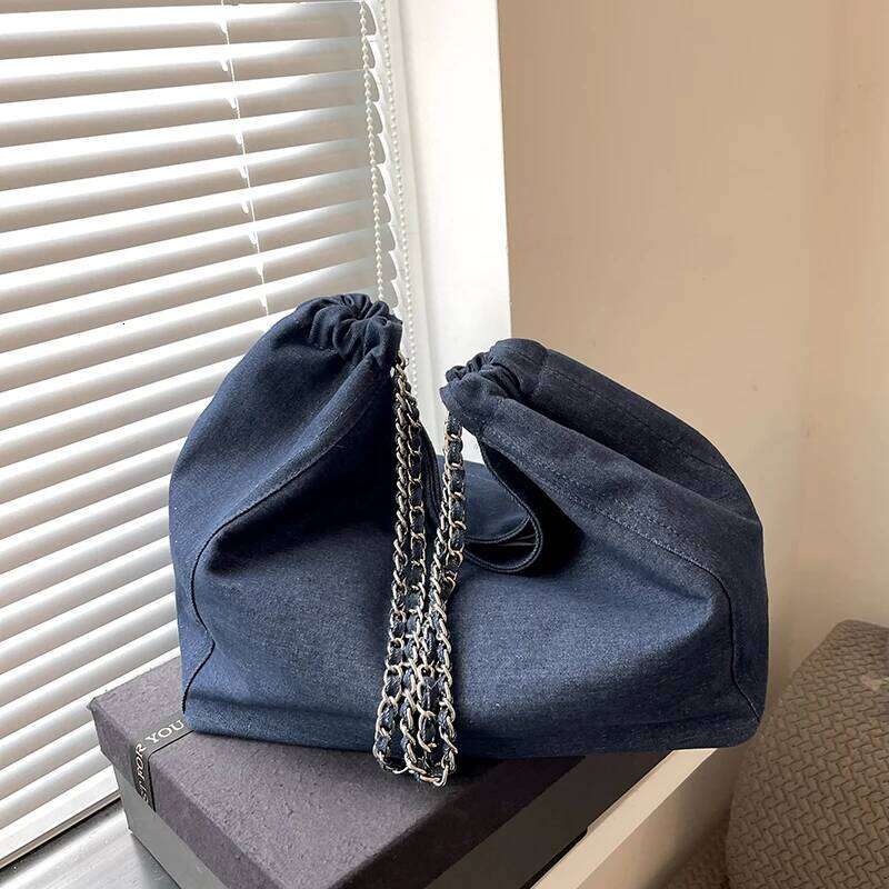 Chic Style Big Chain Shoulder Tote Bags For Women 2023 Designer Handbags Denim Fabric Pure Color Large Capacity Shoppers