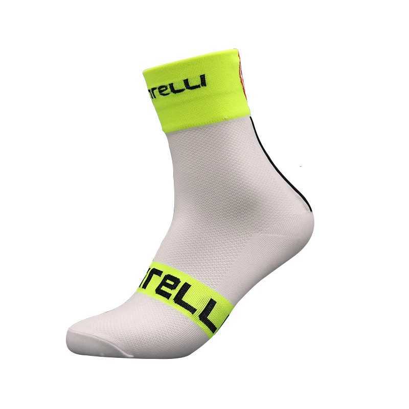 1 Pair of Cycling Socks Bicycle Professional Competition Cycling Socks Mens Outdoor Sports Socks Womens Fitness Running Socks Z250731