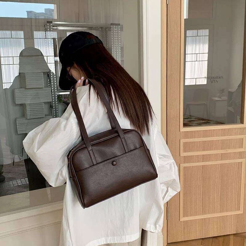 Large capacity single shoulder for women new retro underarm versatile tote bag