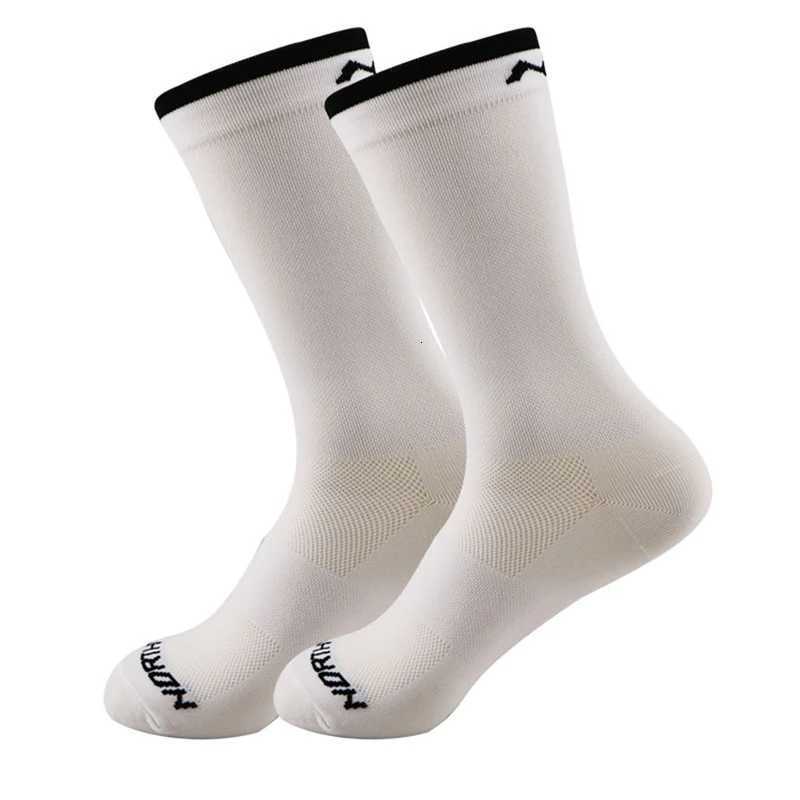 3 Pairs Cycling Socks Men Sport Road Bicycle Socks Bike Racing Football Socks Mid Tube Breathable Mesh Letter Socks Running Z250731