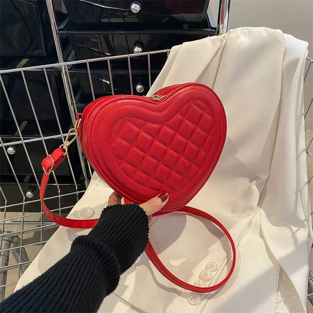 Fashion Love Heart Shape Shoulder Bag Handbags Designer Crossbody Bags PU Leather Zipper Women Casual Phone Bag Shoulder Bag Y250730
