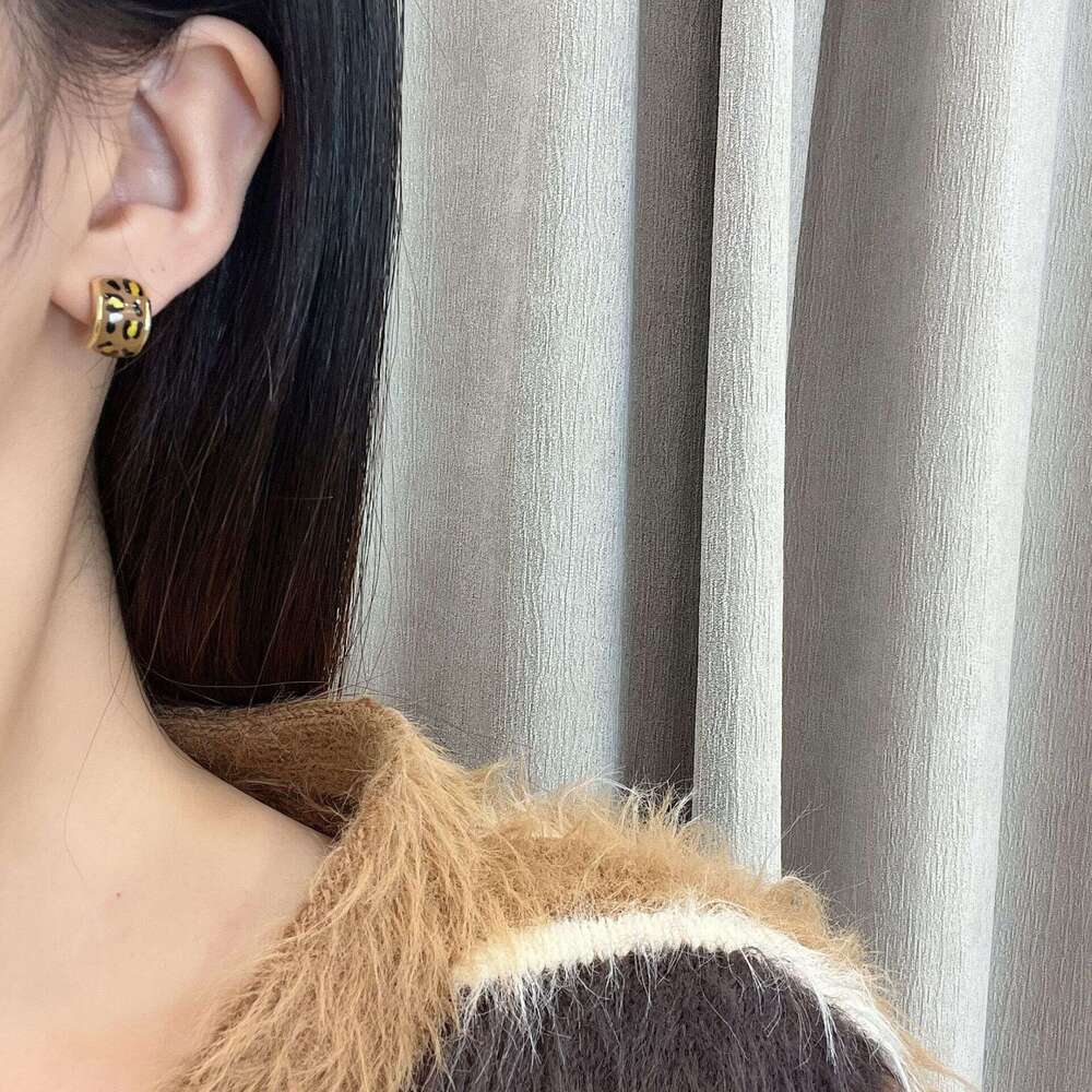 Melard Coffee Leopard Print for Women Autumn Winter 2024 New Earrings High-end Simple Versatile Ear Jewelry 2b8