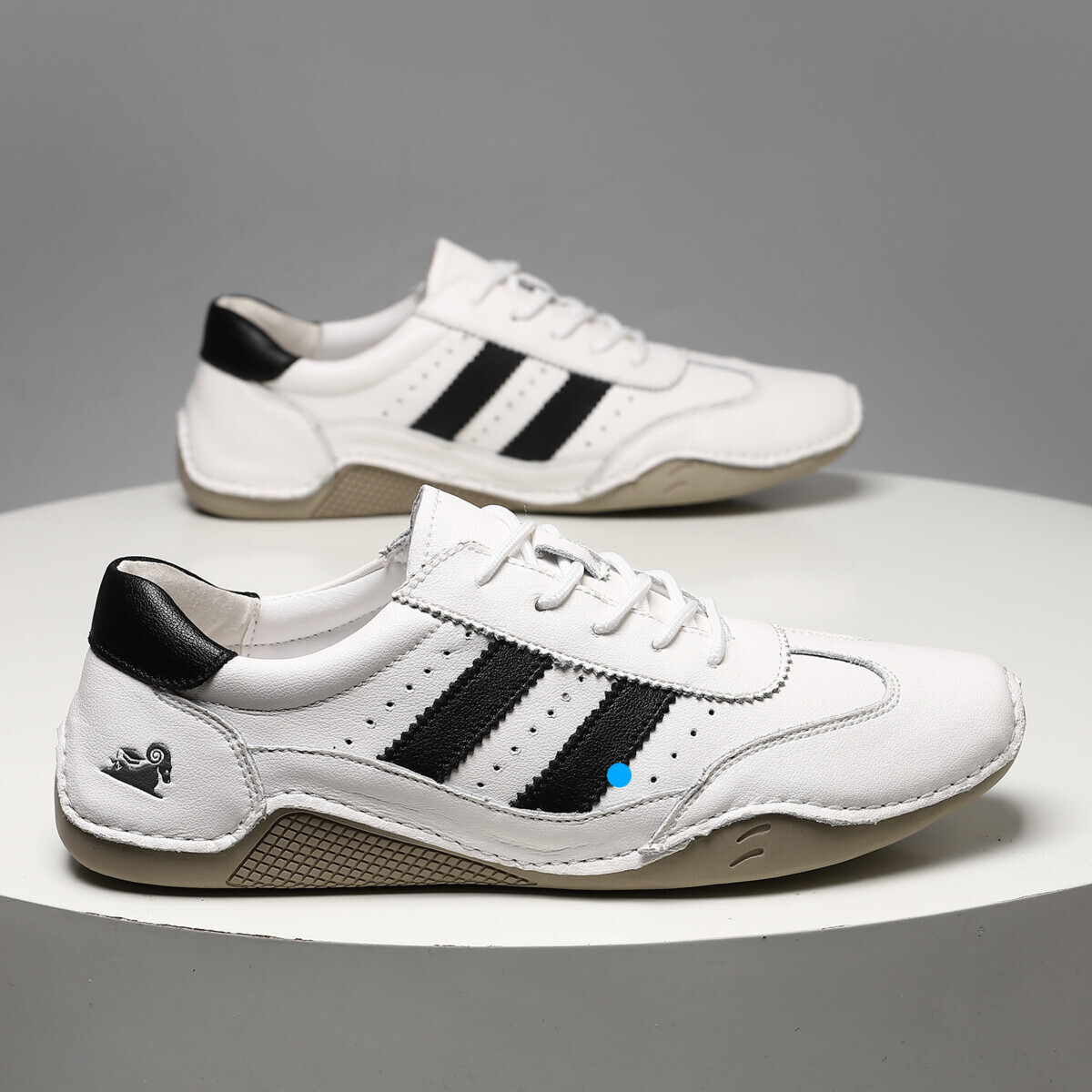 Classic Style Unisex Low-top Couple Casual Shoes Fashion Sneakers Hot-selling Model