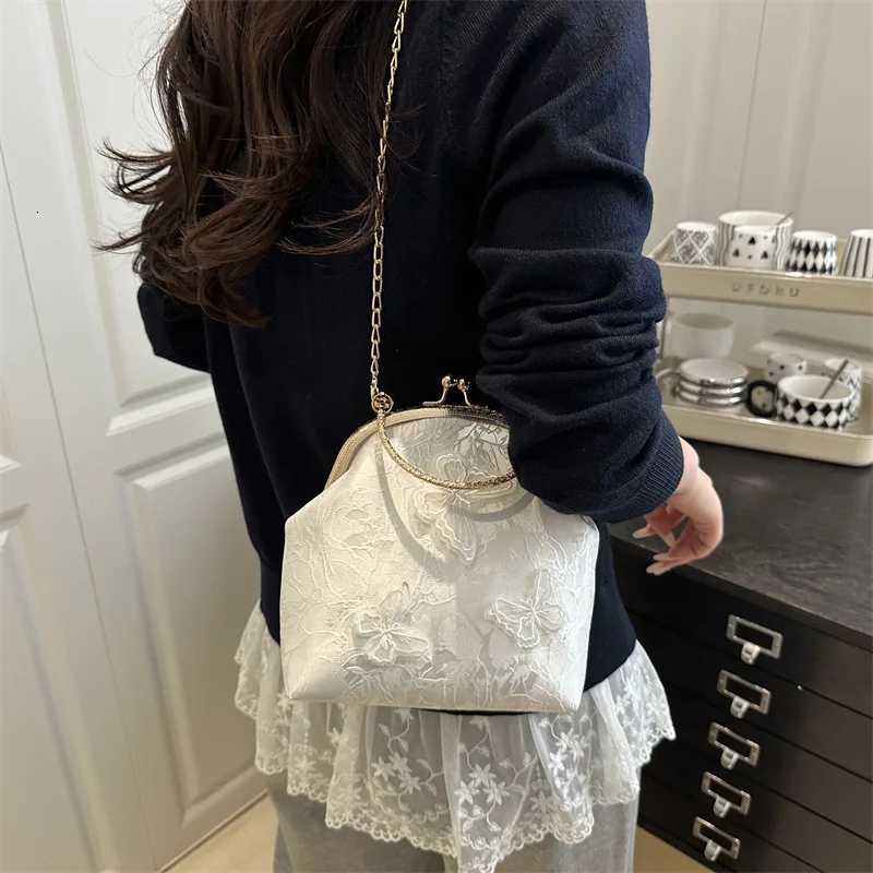 Chinese Style Butterfly Embroidery Womens Shoulder Bags Dinner Party Ladies Chain Crossbody Bag Elegant Simple Female Handbags Y250730