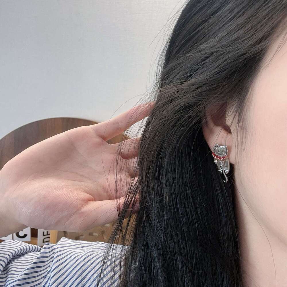 Asymmetric Cute Cartoon Cat Earrings for Women, Light , High-end, Elegant, and Stylish Earrings, 2024 New Model 20e