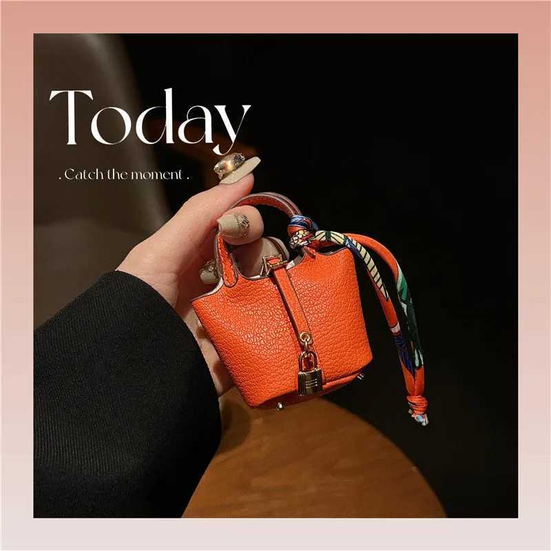 Mini H Home Vegetable Basket Bag Hanging Accessories High Quality Leather Car Keychain Earphone Bag Pendant Wholesale Price Y250731