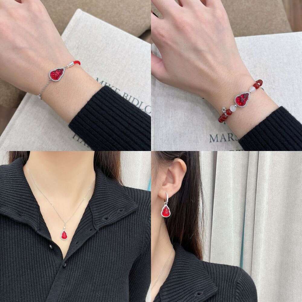 2024 New Niche Design Gourd Red Agate Pendant Long Necklace Bracelet Accessory High-end Sweater Chain c41