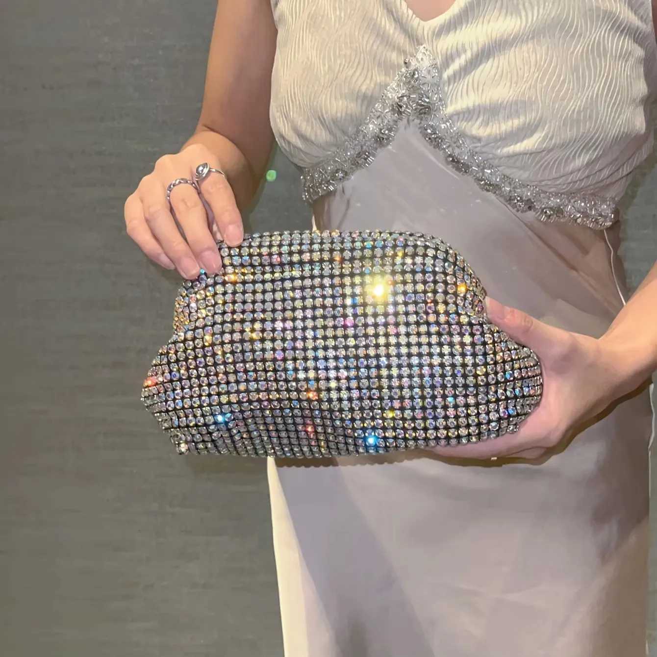 Glitter Cloud Bag Womens Handbag Crystal Shiny Rhinestones Diamond Evening Bag Wedding Party Clutch Purse Shoulder Bags Y2508091
