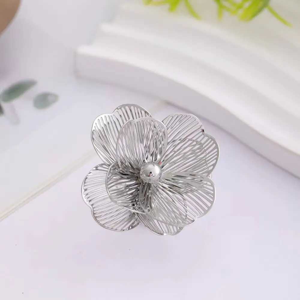 Stainless Steel Double-Layer Flower Shaped Ring for Women Fashionable and Versatile Adjustable Jewelry Party Birthday Gift y250730
