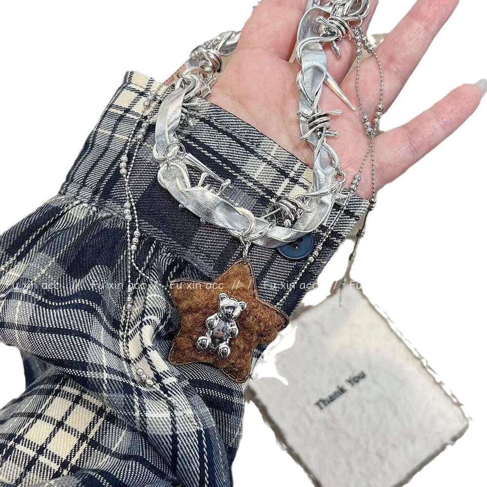 FX Autumn Winter New Plush Five-Pointed Star Tassel Pendant Necklace for Women Metal Bear Elegant High-End Collarbone Chain Choker b02