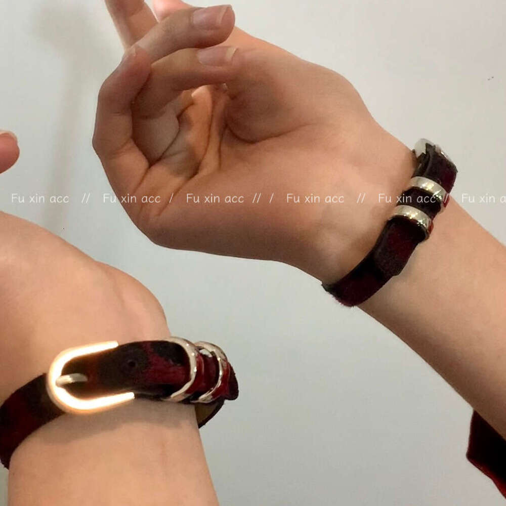 New Sweet Cool Leather Necklace for Women, Unique and Stylish Leopard Print Bracelet, Versatile Design with a Sense of Sophistication dd6